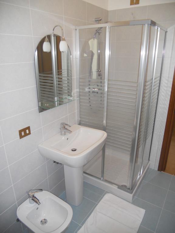 The Silence Holiday Apartment Lezzeno Extérieur photo